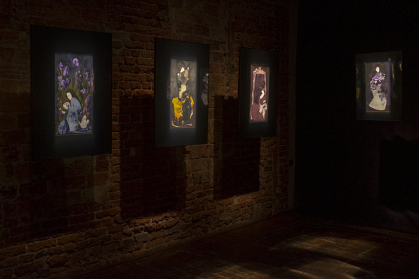 gallery-item