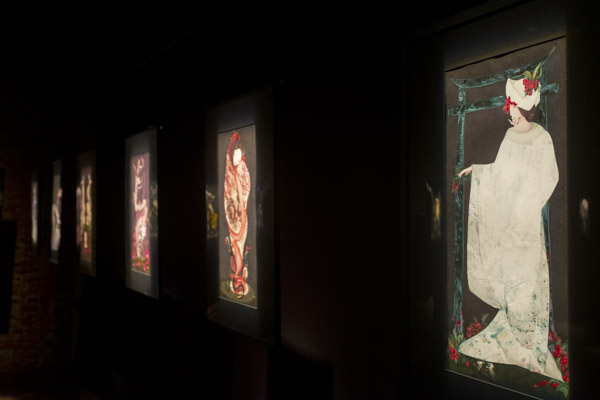 gallery-item