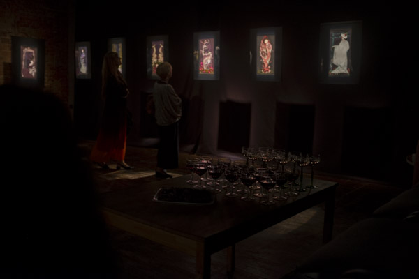 gallery-item