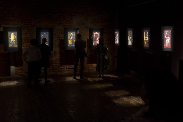 gallery-item