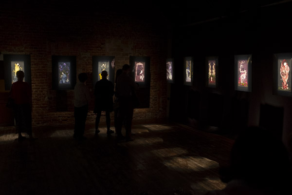 gallery-item